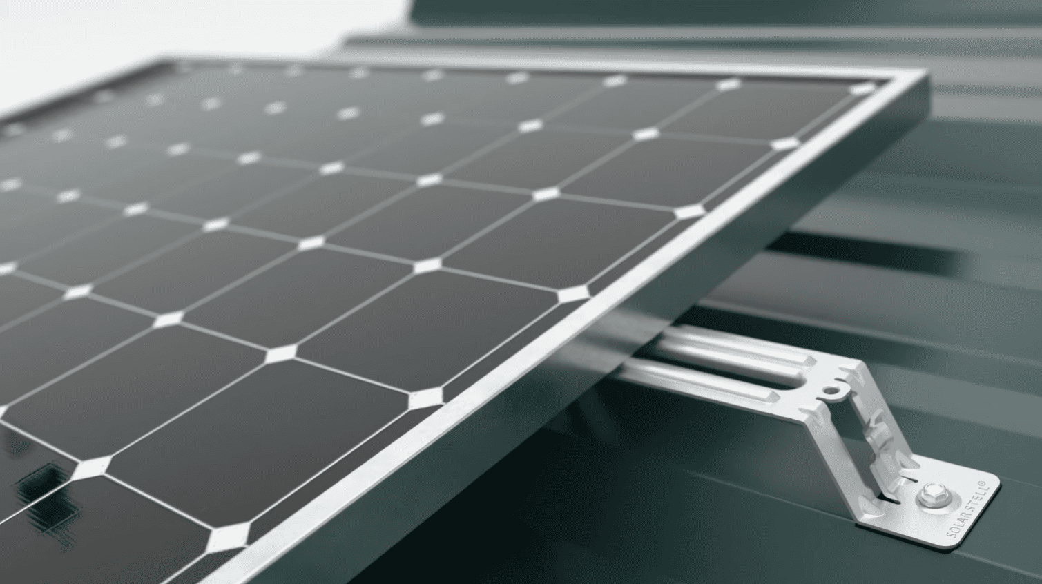 Blubase next montagesysteem voor staaldak - zonnepaneel op beugel