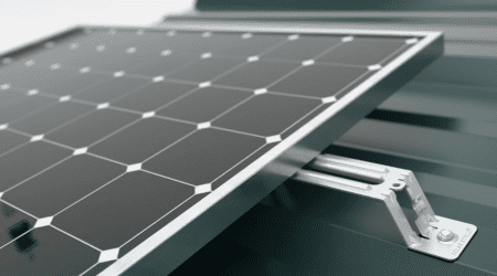 Blubase next montagesysteem voor staaldak - zonnepaneel op beugel